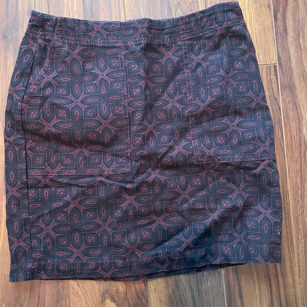 Banana Republic Black and Bordeaux Printed Skirt with Pockets
